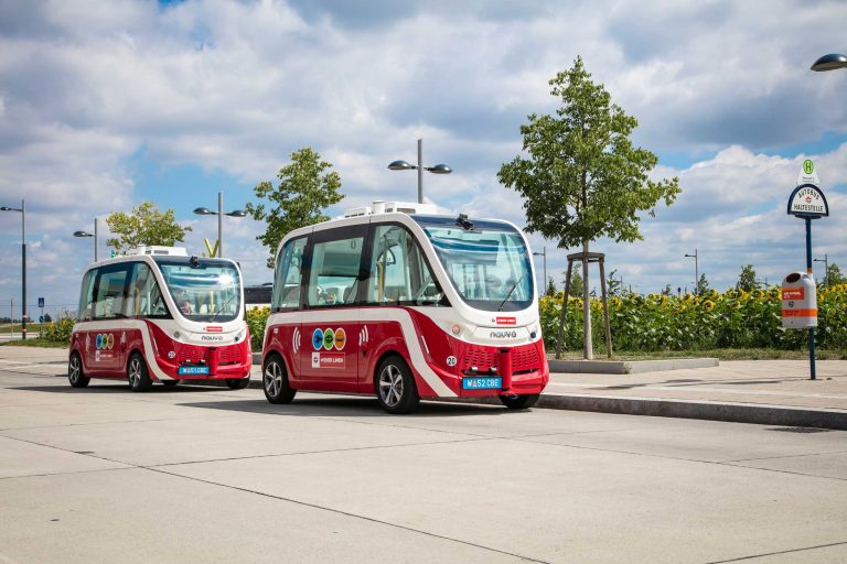 Már az utasok is használhatják Bécs önjáró buszait