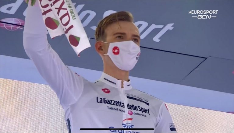 Valter Attila fehér trikóban a Giro d’Italián